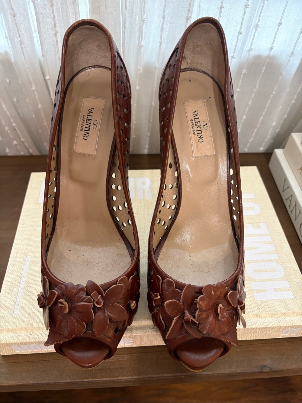 Valentino Garavani Brown Floral cut out Peep-Toe Leather Pumps AUTHENTIC EUC